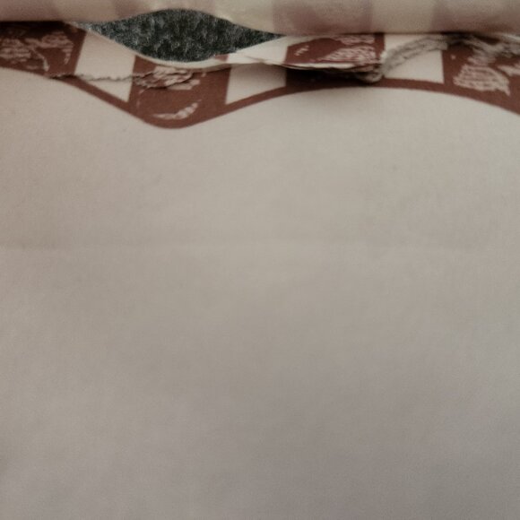 Small Heart-Shaped Memo Pad & Small Heart-Shaped Storage Tin - Picture 10 of 15